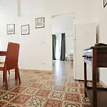 Appartement Vibo Sea View *