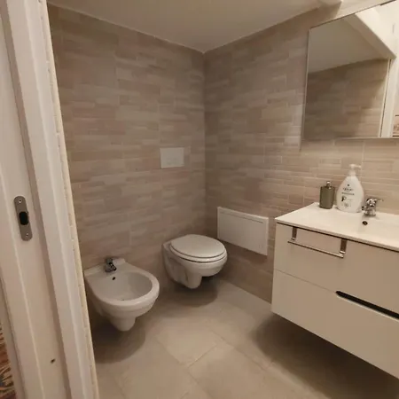 아파트 Vibo Sea View