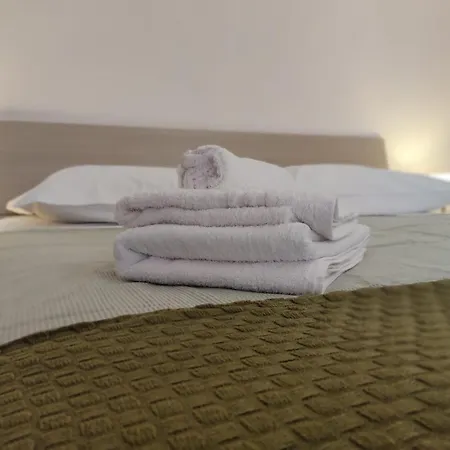 Vibo Sea View Apartament *