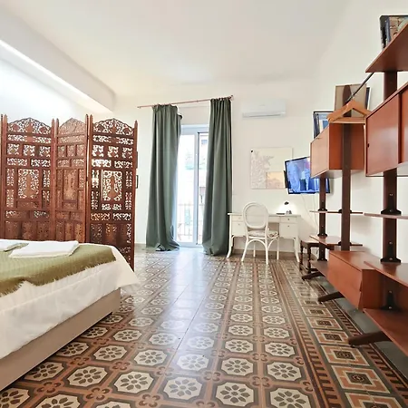 Vibo Sea View Apartament