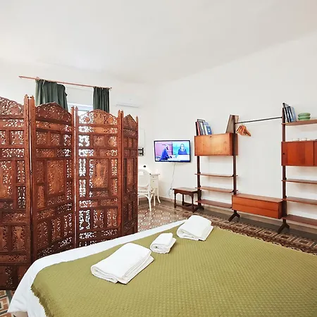 Vibo Sea View Apartament *