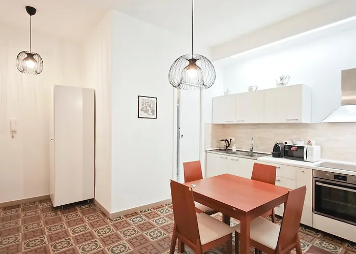 Vibo Sea View דירה *